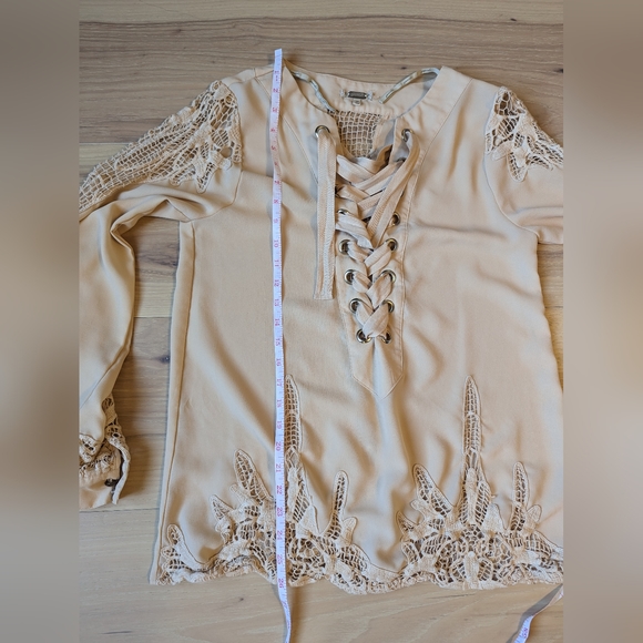 Gimmicks Boho Lace-up Shirt - Picture 6 of 7
